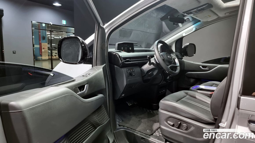 Hyundai Staria Lounge 9-и местный (10.2022)