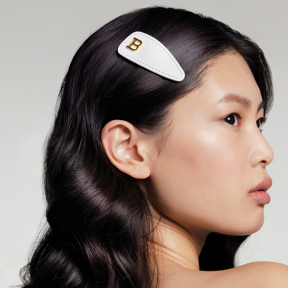 Balmain Hair Couture Заколка-клип Лист кожаная, белая Limited Edition Printemps Leather Snap Hair Clip