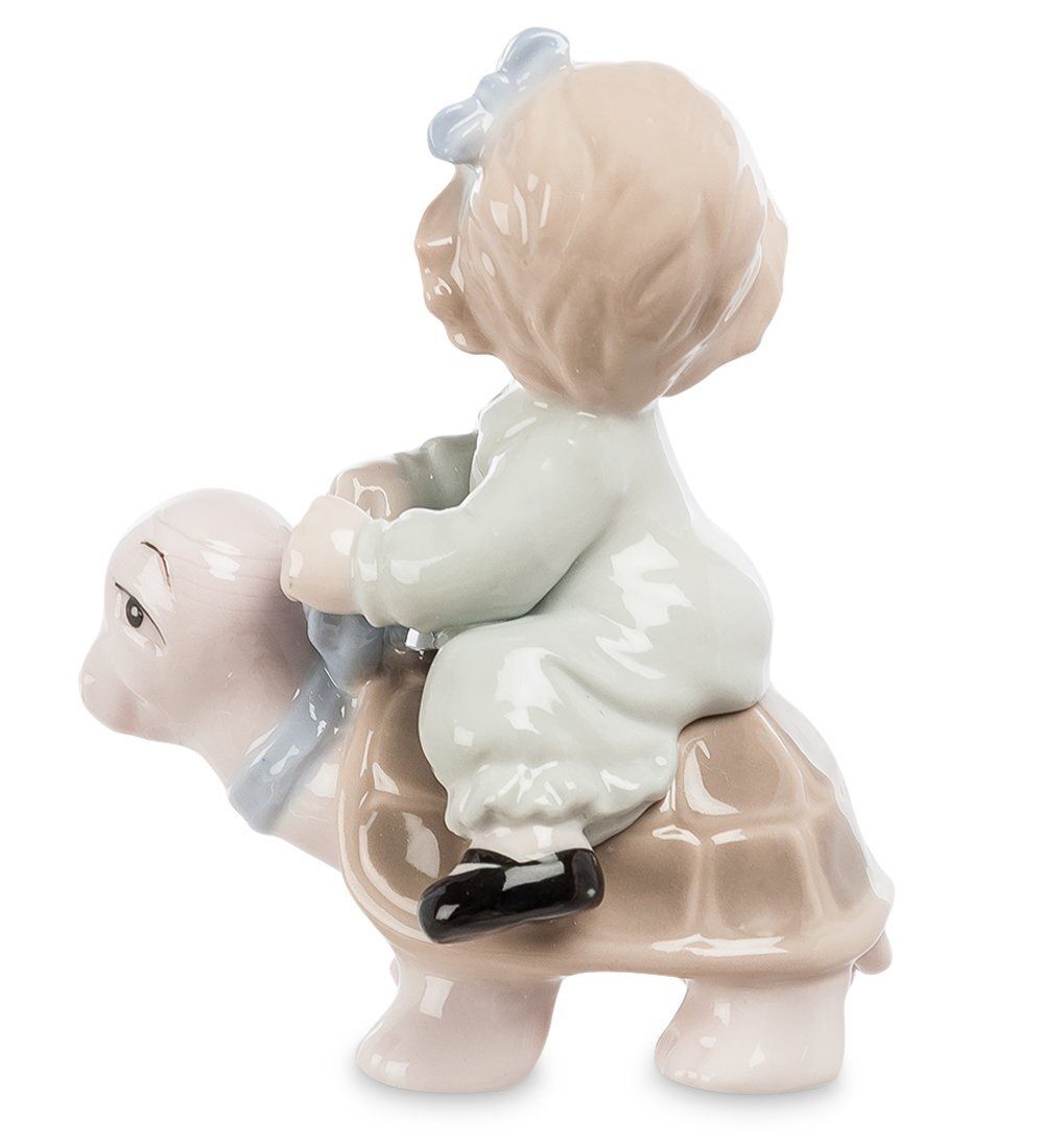 JP-36/22 Фигурка «Девочка верхом на черепашке» (Pavone)