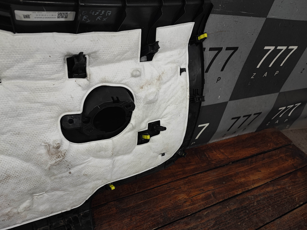 Обшивка крышки багажника Exeed RX 23-нв Б/У Оригинал 403005799AA