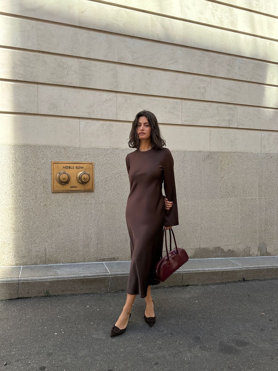 Платье из шелка косого кроя миди шоколадное