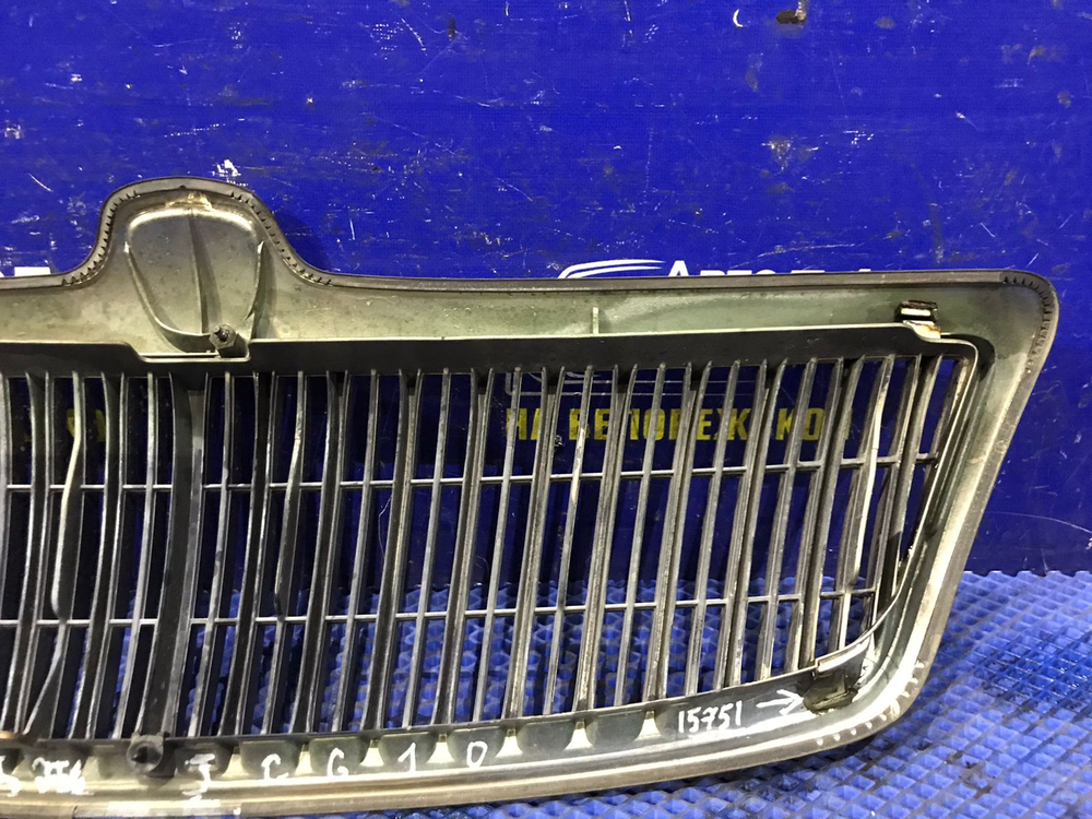 Решетка радиатора TOYOTA BREVIS 2001-2004