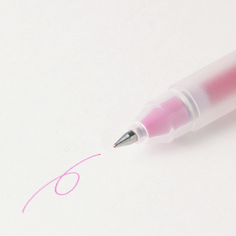 Гелевая ручка Muji 0,5 мм (розовая) - широко известные в кругах любителей буллет-журналинга ручки Muji.