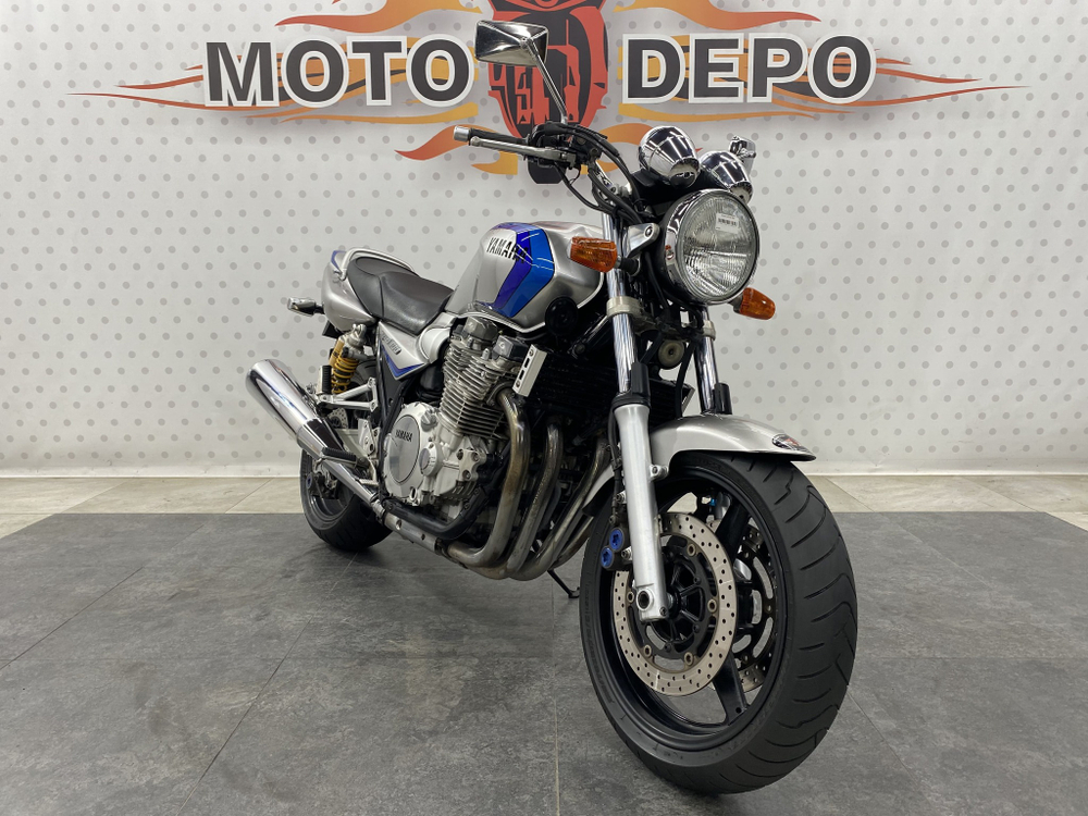 Yamaha XJR1300, 2004