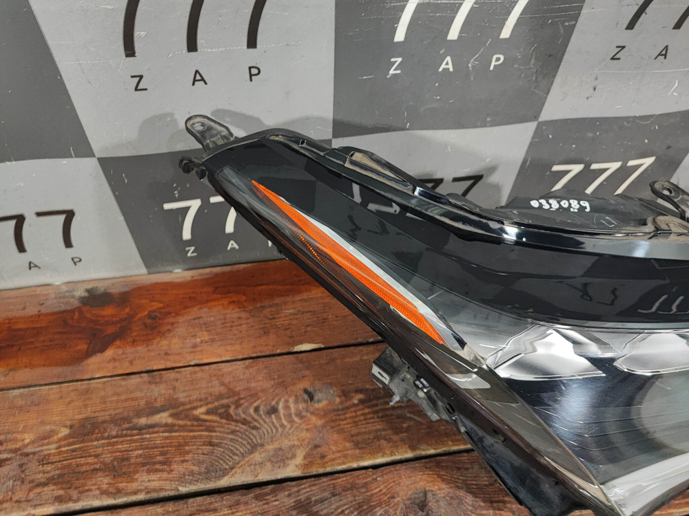 Фара правая LED Lexus RX 4 Оригинал целая 8114548D40