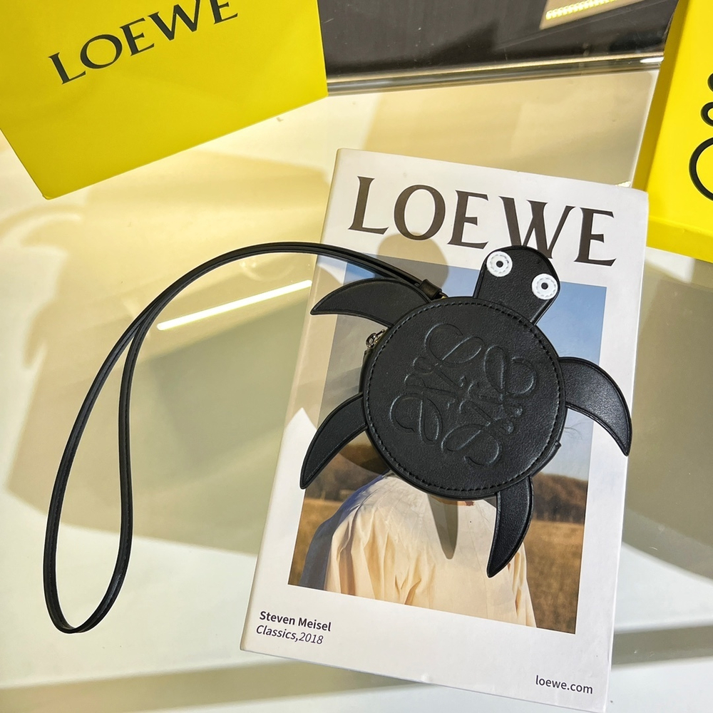 Loewe Turtle Cookie Pouch