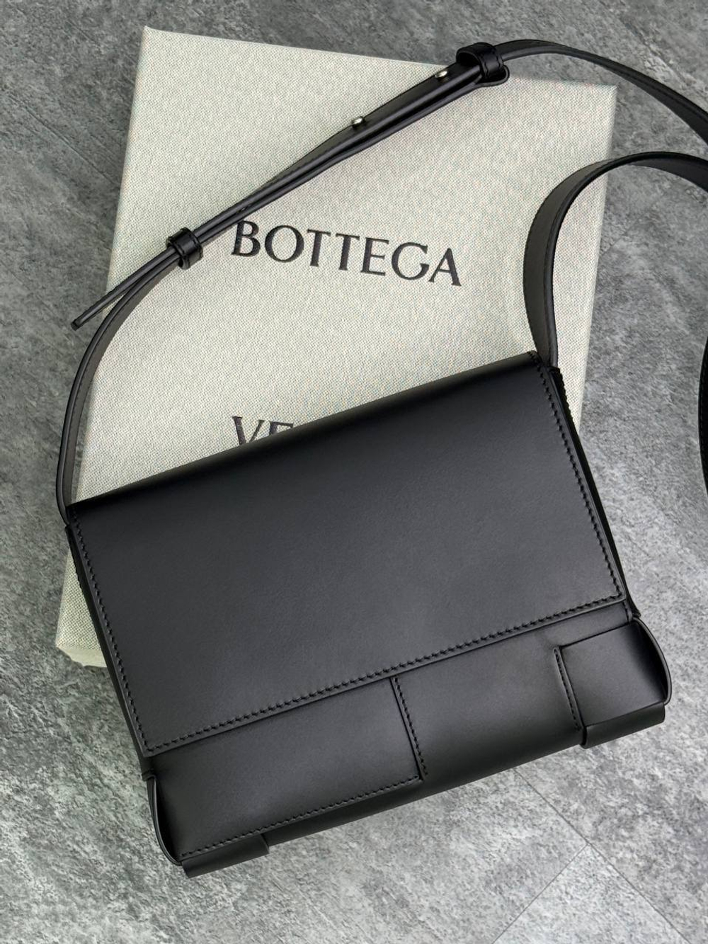 Сумка через плечо Bottega Veneta Angolo