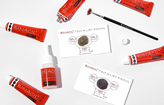 Окрашивание бровей и ресниц