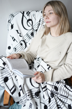 Интерьерный декоративный плед "Музыкальный дом"