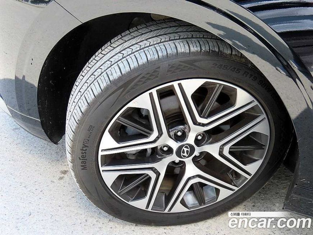 Hyundai Grandeur (Azera) (GN7) 2.5 Бензин 2WD (08.2023)