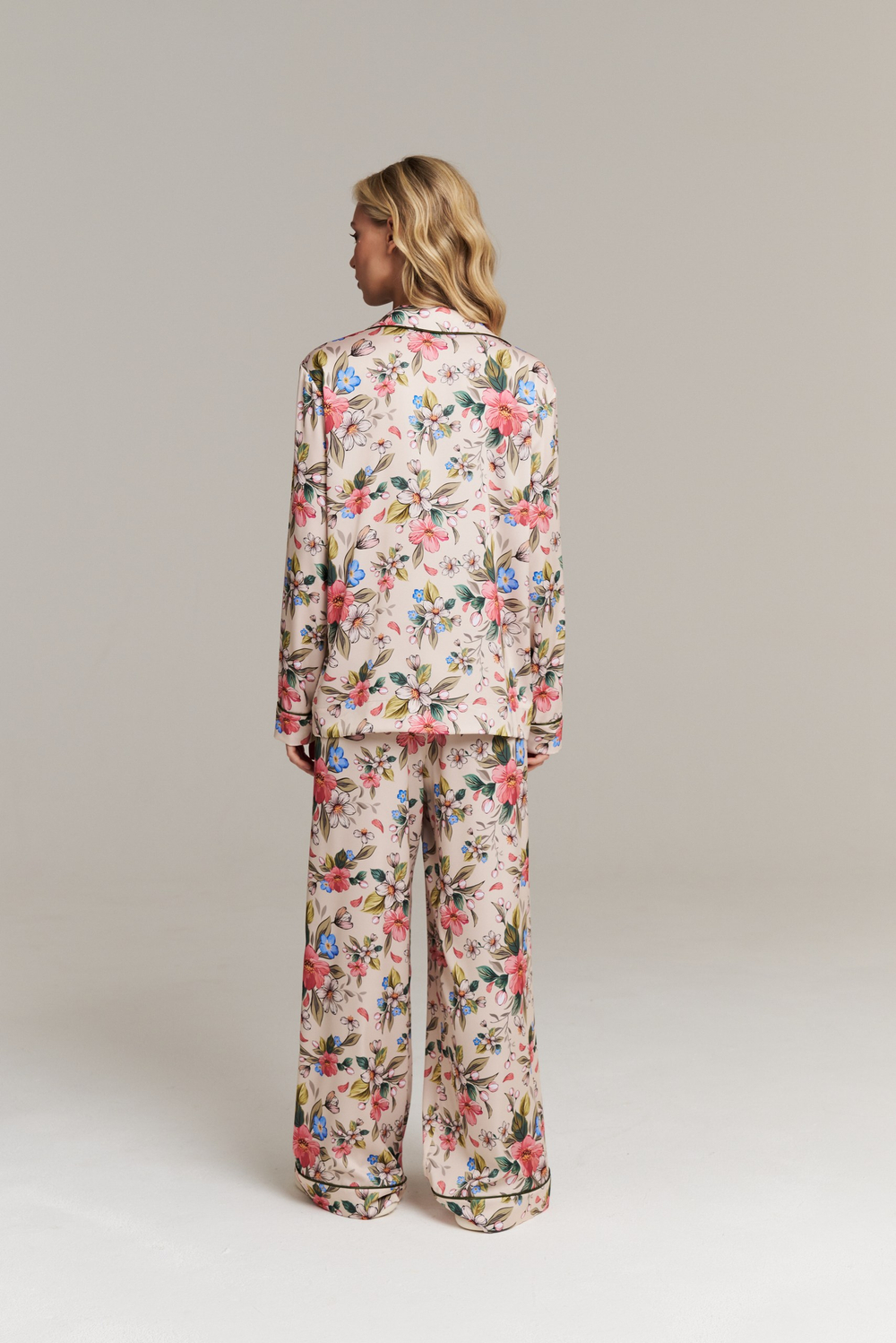 Пижамная блуза с кантом из шелка