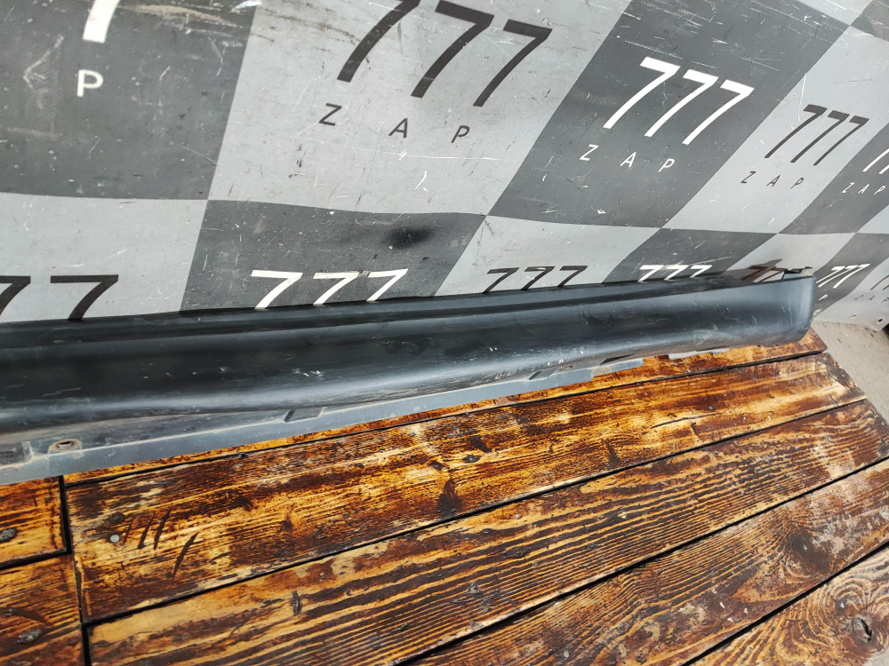 Накладка порога правого Nissan Juke (YF15) 10-19 Б/У Оригинал 768501KA6A