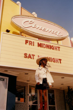 ZARA ДЖИНСОВАЯ КУРТКА-РУБАШКА С ЦВЕТОЧНЫМ ПРИНТОМ, ЭКРЮ