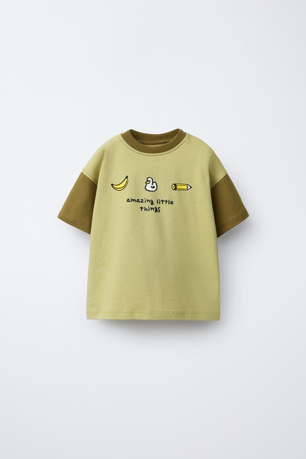 ZARA ФУТБОЛКА С КОНТРАСТНЫМИ РУКАВАМИ И ПРИНТОМ, ХАКИ