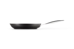 Le Creuset - Сковорода с антипригарным покрытием 26см. / артикул   51112260010001  / GTIN 630870281478