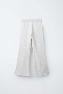 ZARA КОМПЛЕКТ ИЗ ТОЛСТОВКИ С НАДПИСЬЮ И ЛЕГИНСОВ FLARE, ЗЕЛЕНОВАТО-СИНИЙ