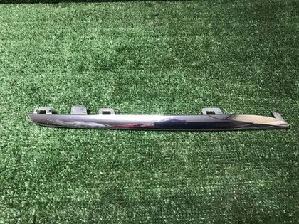 Молдинг решетки радиатора Mercedes C w205 (14-18)