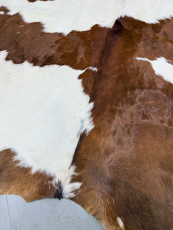 Коровья шкура на пол натуральная. 200 х 190 см