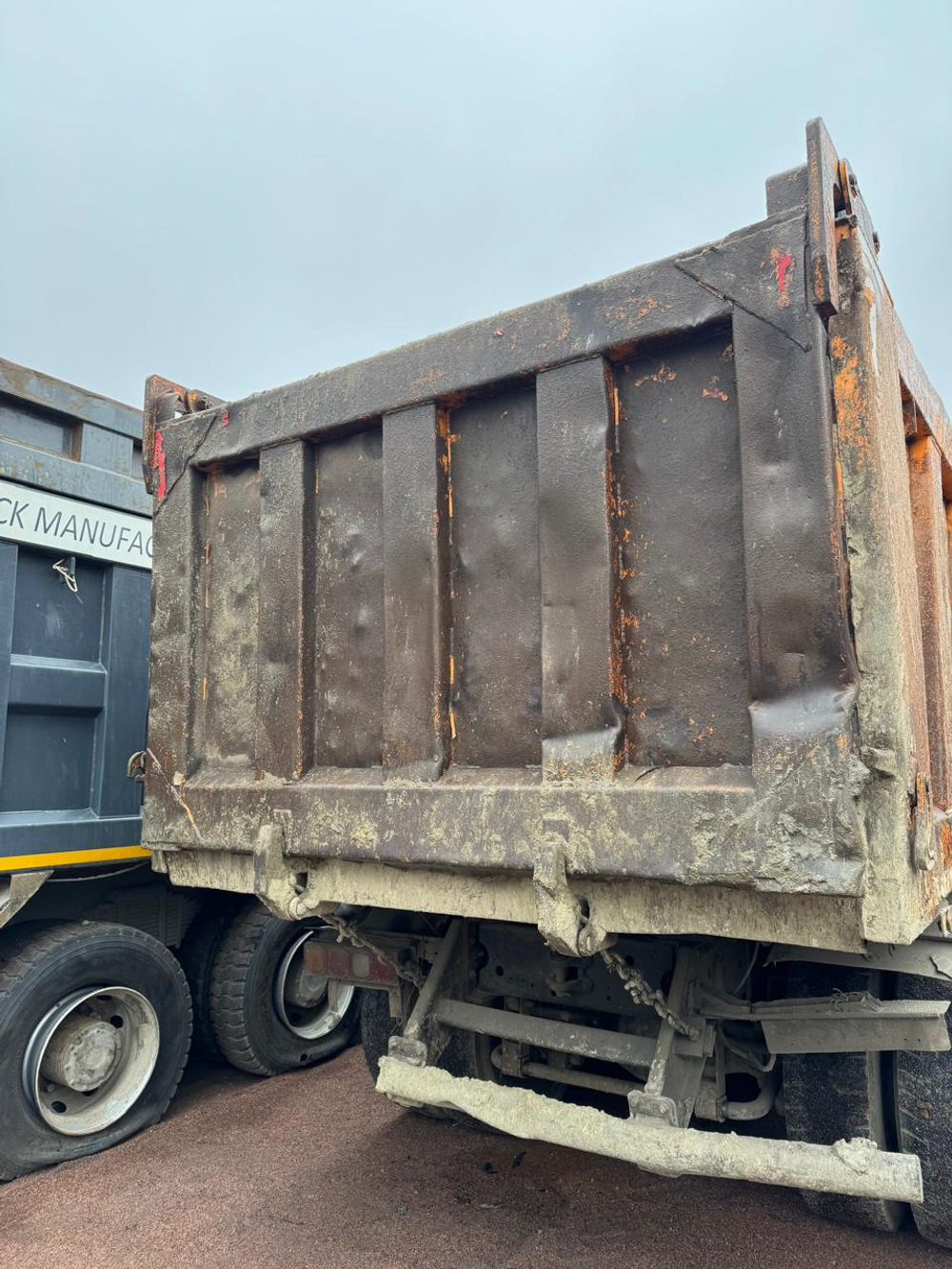 Shacman (Shaanxi) SX* 6x4 Самосвал SX3258DR384 (Дизельный, 9,7 л, 336 л.с., МТ)