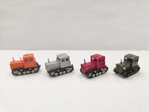 1:120 TT ДТ-74 Трактор, в асс.