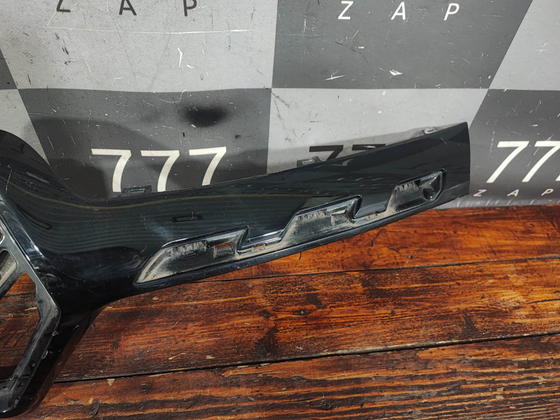 Накладка решетки радиатора Renault Kaptur 20-22 Б/У Оригинал 623825689R