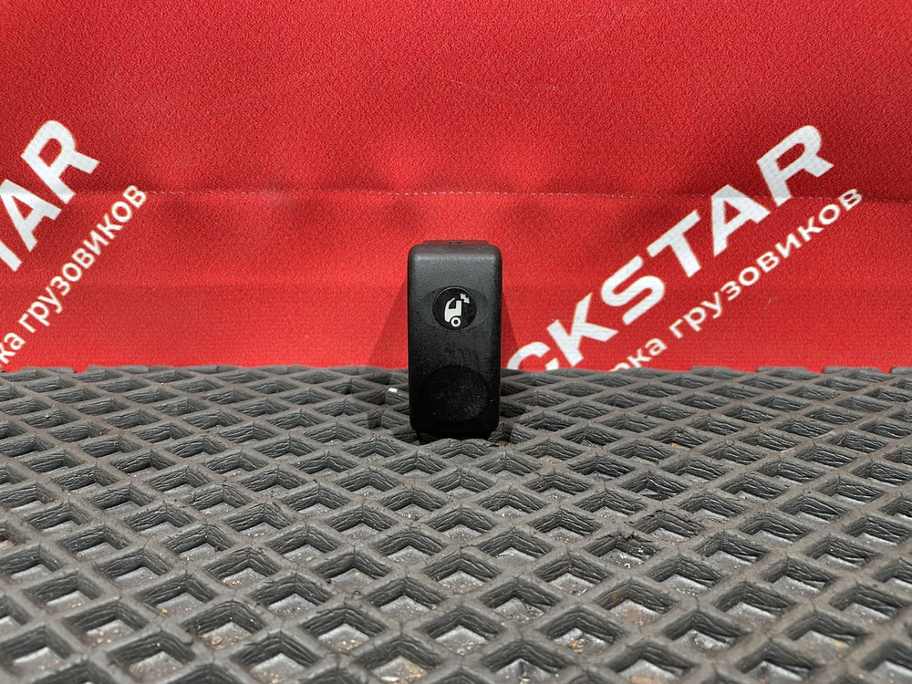 Кнопка люка