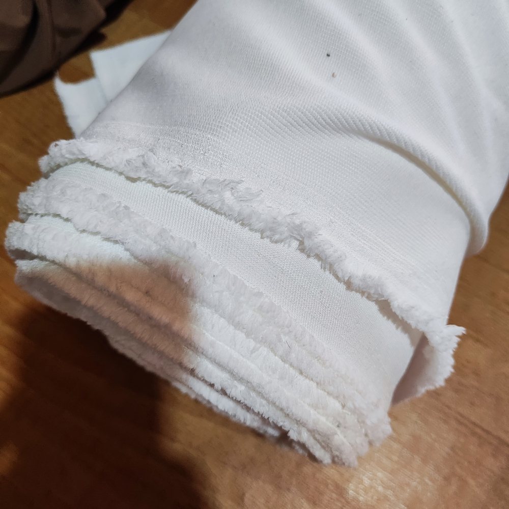 БЕЛЫЙ - Микровельвет (желтый разводы от влаги 10-15см от кромки, отстирываются!)