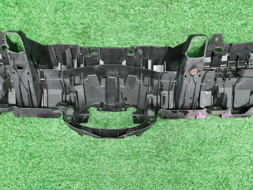 Кронштейн решетки радиатора Toyota RAV4 XA50 18-нв