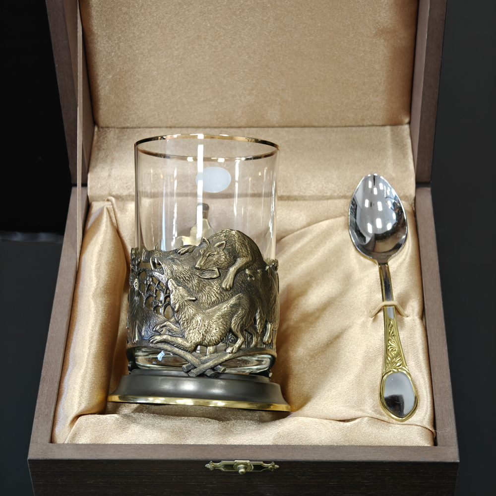Чайный набор "Охота на кабана" с ложечкой в футляре