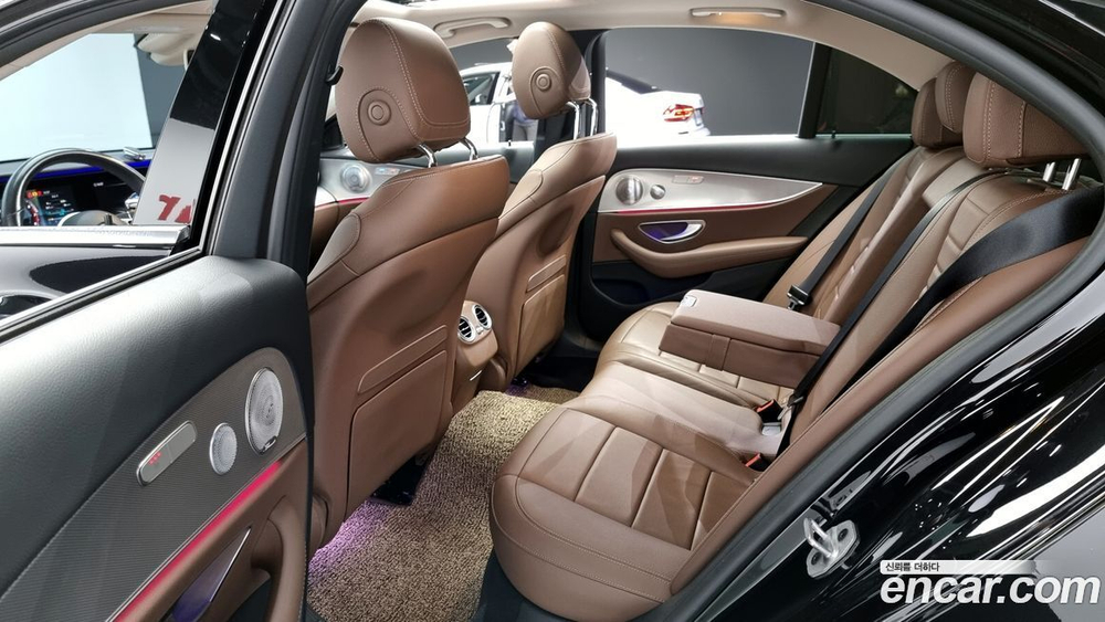 Mercedes-Benz E-Class W213 E300 4MATIC AMG Line (06.2020)