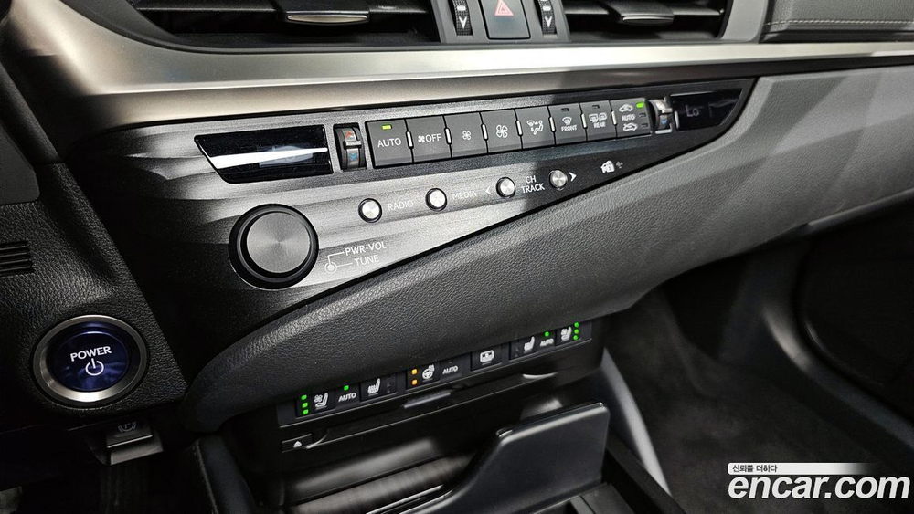 Lexus ES300h 7 Generation Luxury Plus (02.2020)