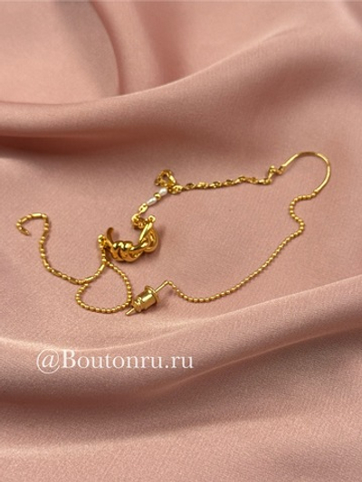 Серьга-кафф золотистая с монилью