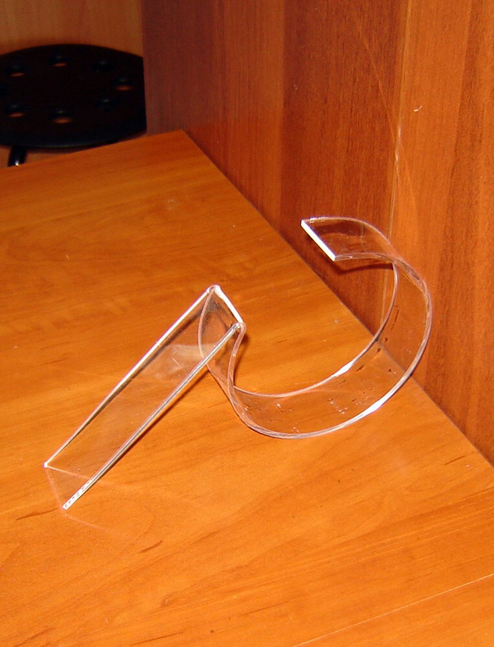 Подставка под ремень витринная