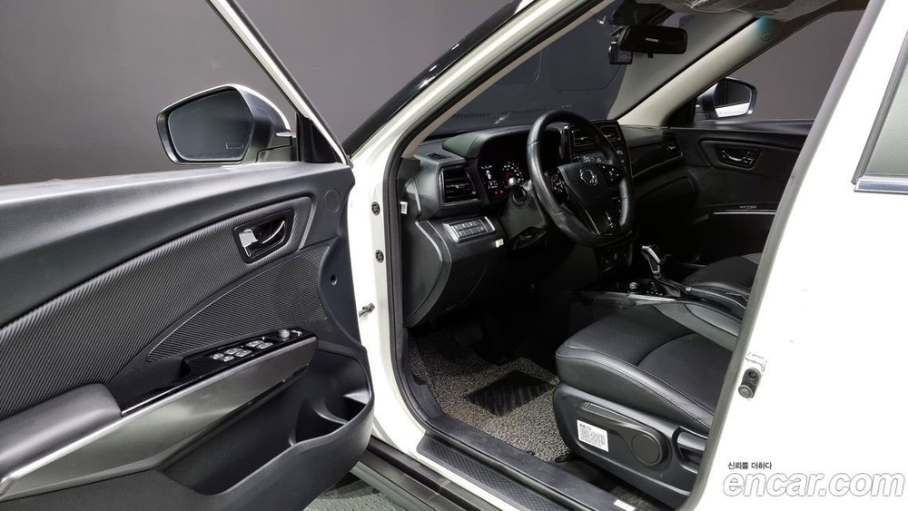 KG Mobility (Ssangyong) Very New Tivoli Бензин 1.5 2WD (02.2020)