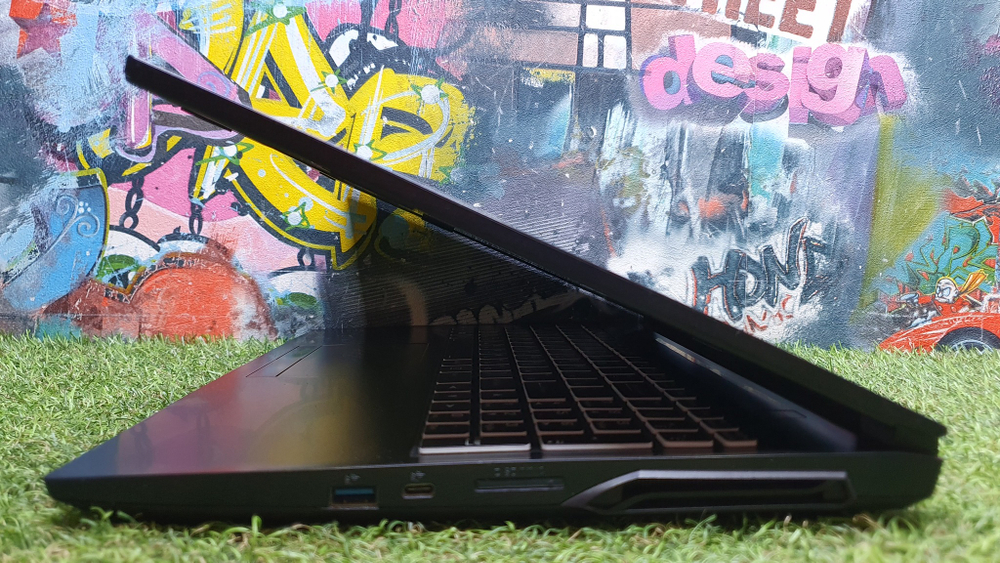 Игровой Maibenben Ryzen 5/16Gb/RTX 3050 4Gb/144Hz/X556/Windows 11