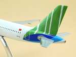 Модель самолета Airbus A320 (М1:100, Bamboo Airways)