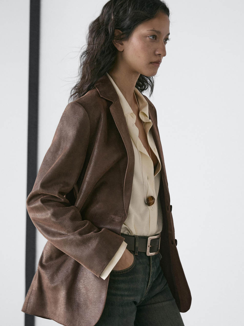 Massimo Dutti Замшевый блейзер с лацканами, коричневый