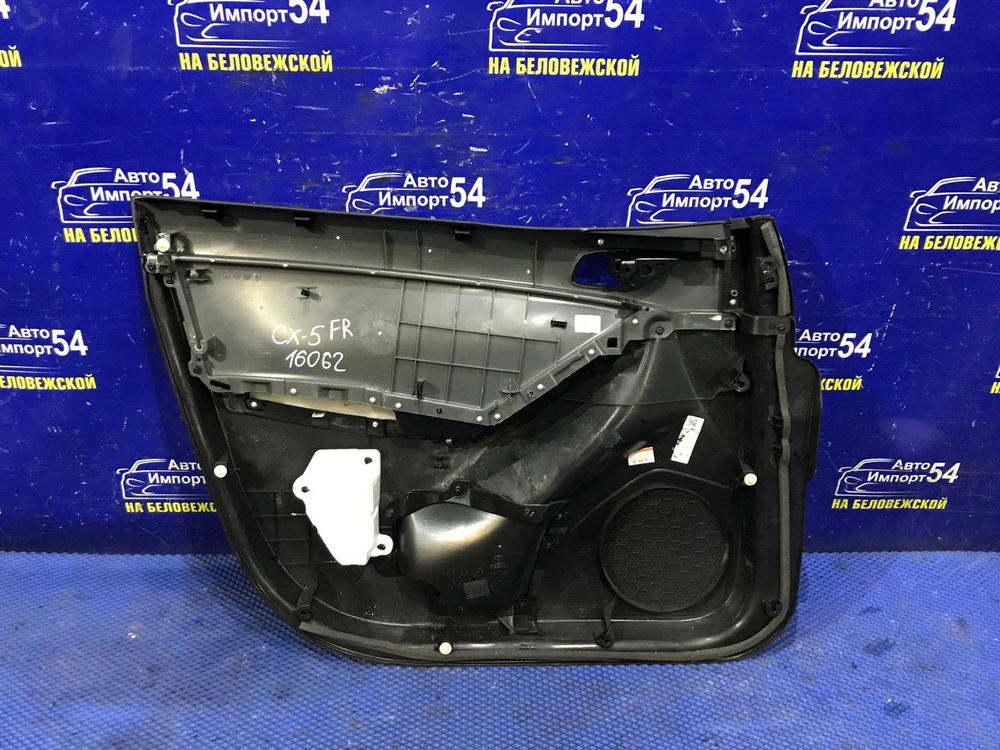 Обшивка двери MAZDA CX-5 2012-2016