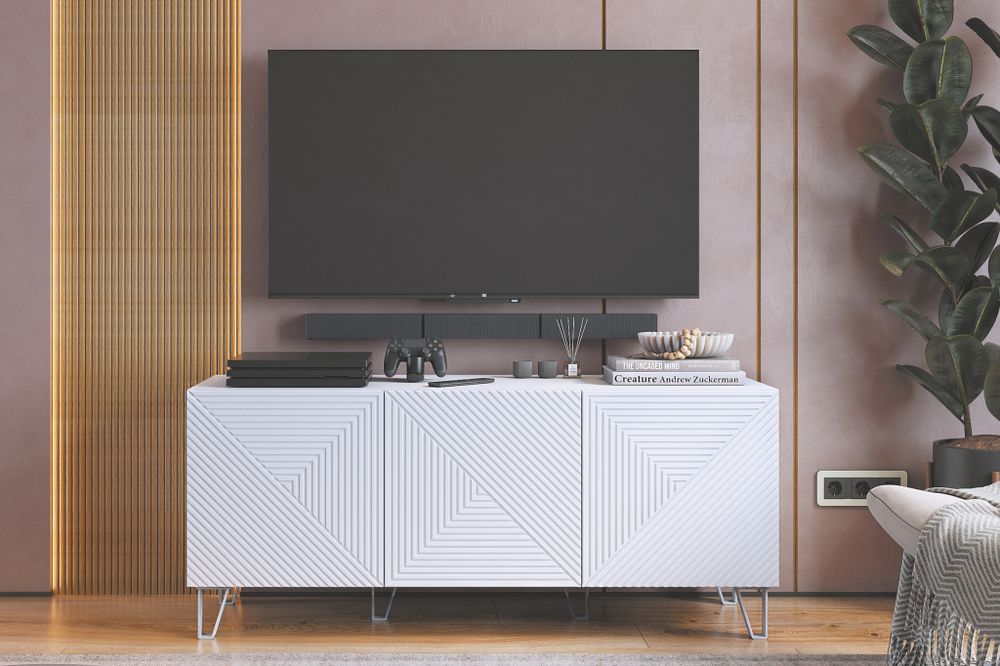 Солана Тумба под ТВ