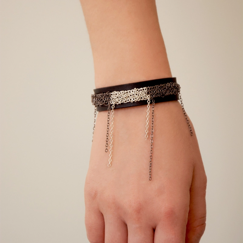 Плетенный Браслет С Кожей – Черная Сталь