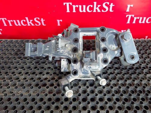 Кронштейн рессоры задний левый