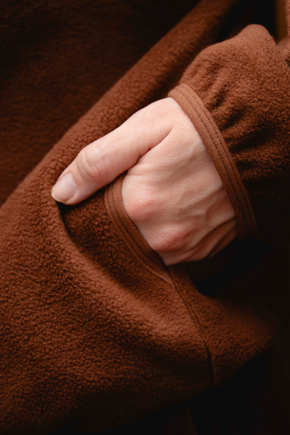 Флисовый свитшот с воротником-стойкой