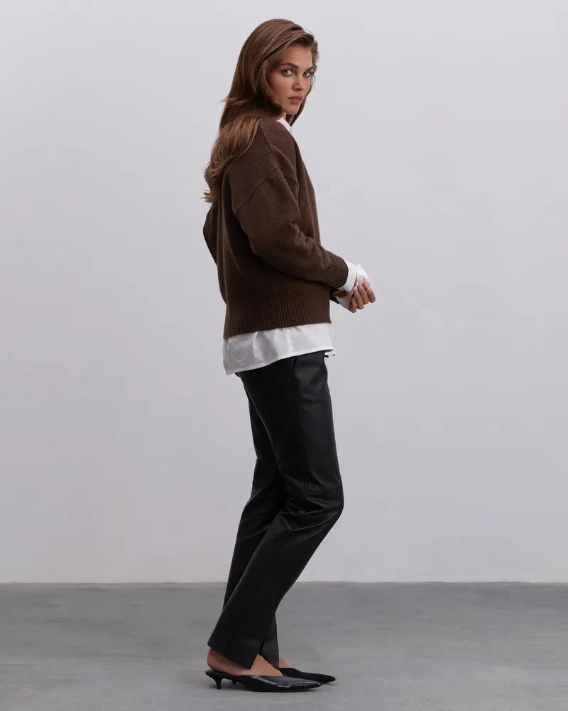 Коричневый укороченный свитер из шерсти