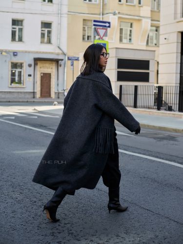 Графитовое пальто с шарфом