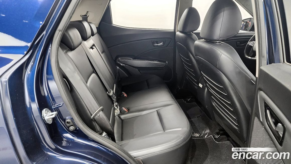 KG Mobility (Ssangyong) Very New Tivoli Бензин 1.5 2WD (12.2020)