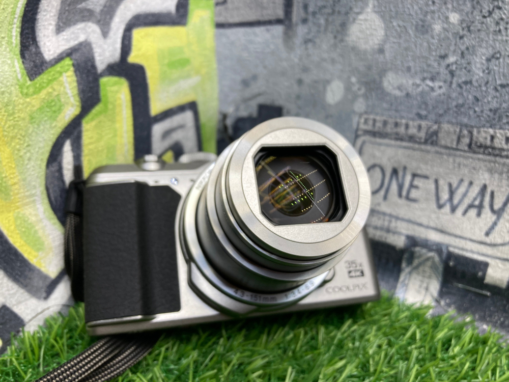 Nikon Coolpix A900