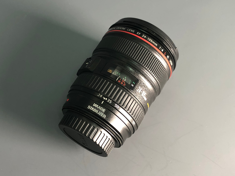 Canon 24-105mm 4L IS USM (С царапиной на линзе)