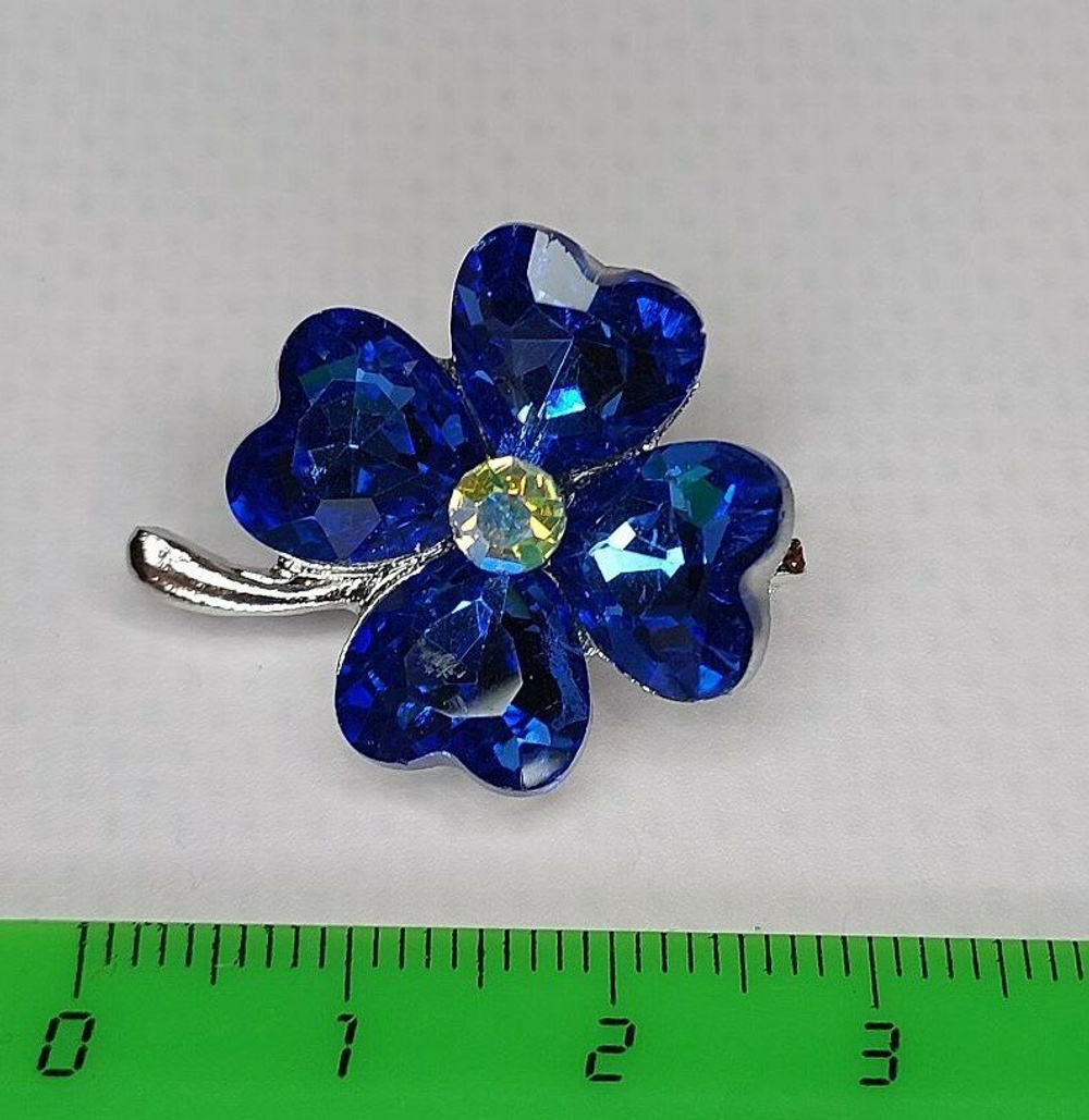 Брошь. Брошка. Клевер-четырехлистник — символ удачи. Цвет синий
