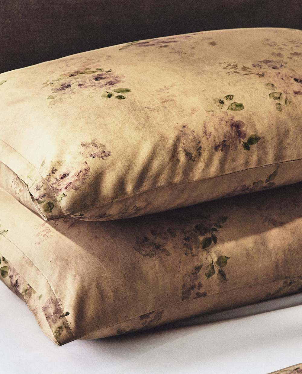 Zara Home - Атласная наволочка с цветочным рисунком 60x60 см