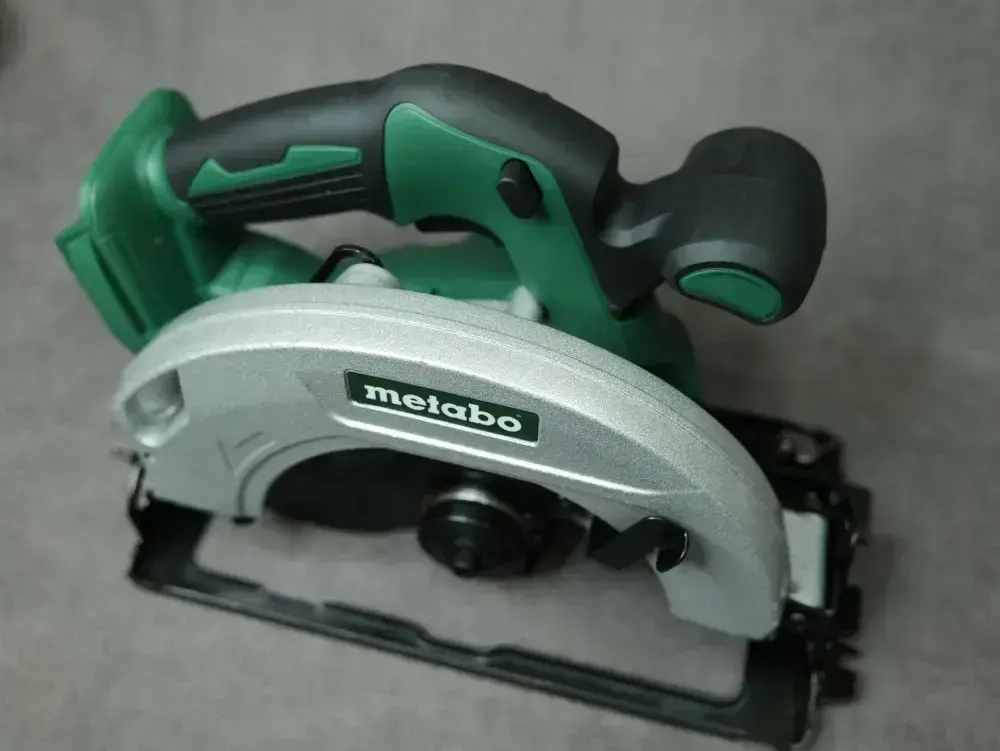 Циркулярная пила аккумуляторная 165/18V, 5000 об.мин/Пила циркулярная дисковая (18 вольт, 165 мм) аккумуляторная 2 акб